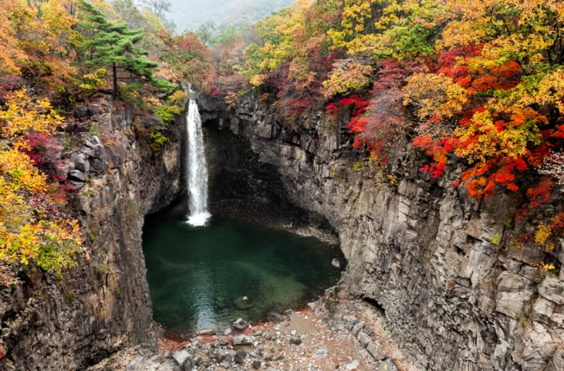 연천 캠핑장, 한탄강 관광지 및 재인폭포 캠핑장