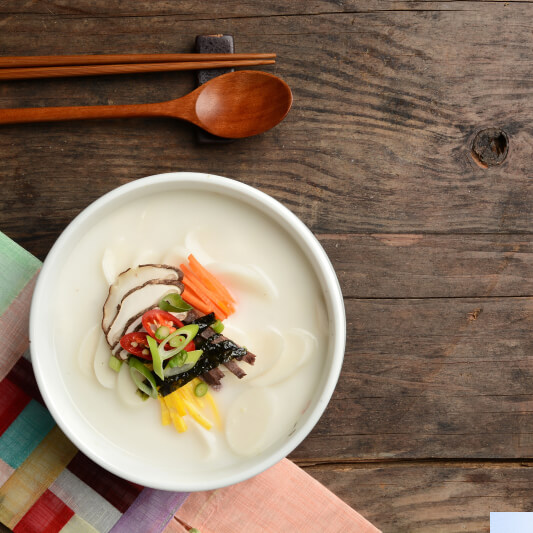 설날에 먹는 떡국