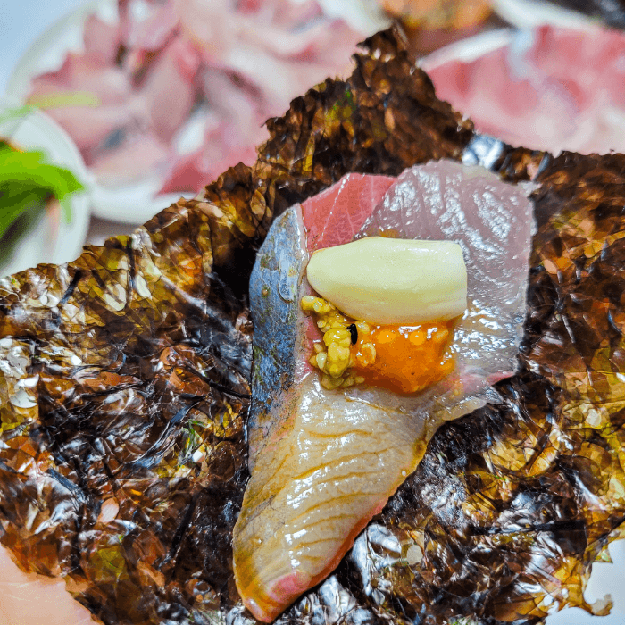 김에-싸서-먹는-방어회