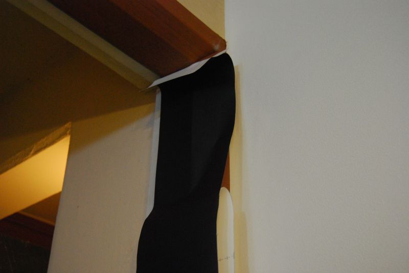 체리색 주방 문을 검정색 필름지로 리폼해주는 과정샷