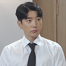 조문창 본부장(유장영 배우)