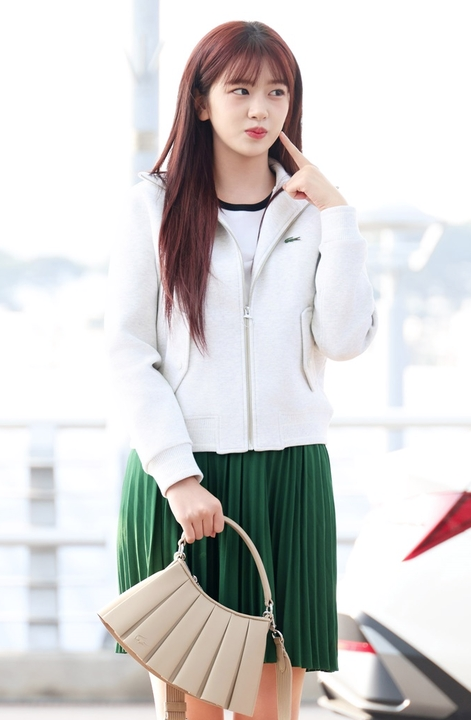 안유진 화제의 워스트 공항패션