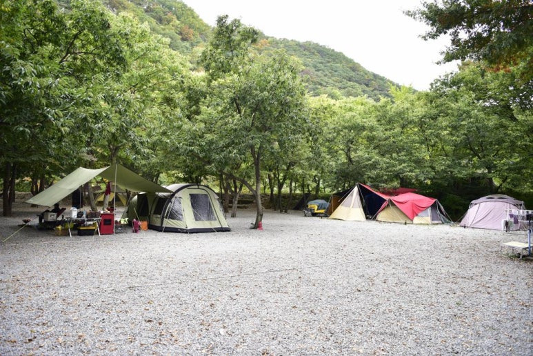 가평 북면 '중바위캠핑장' 미리보기