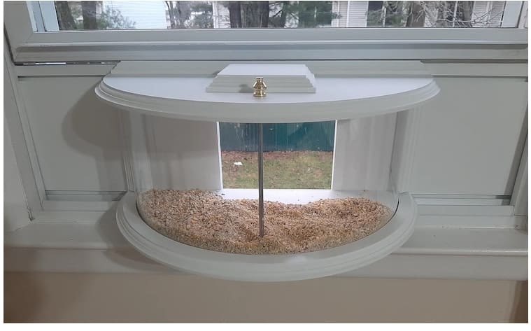 쉽게 설치할 수 있는 가정용 조류 먹이 공급 장치 VIDEO:This Bird Feeder You Can Easily Mount in Your Window Gives You a Front-Row Seat to Nature