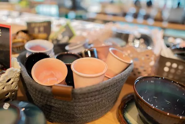 낡은 목재 조각을 활용한 미니 선반 만들기