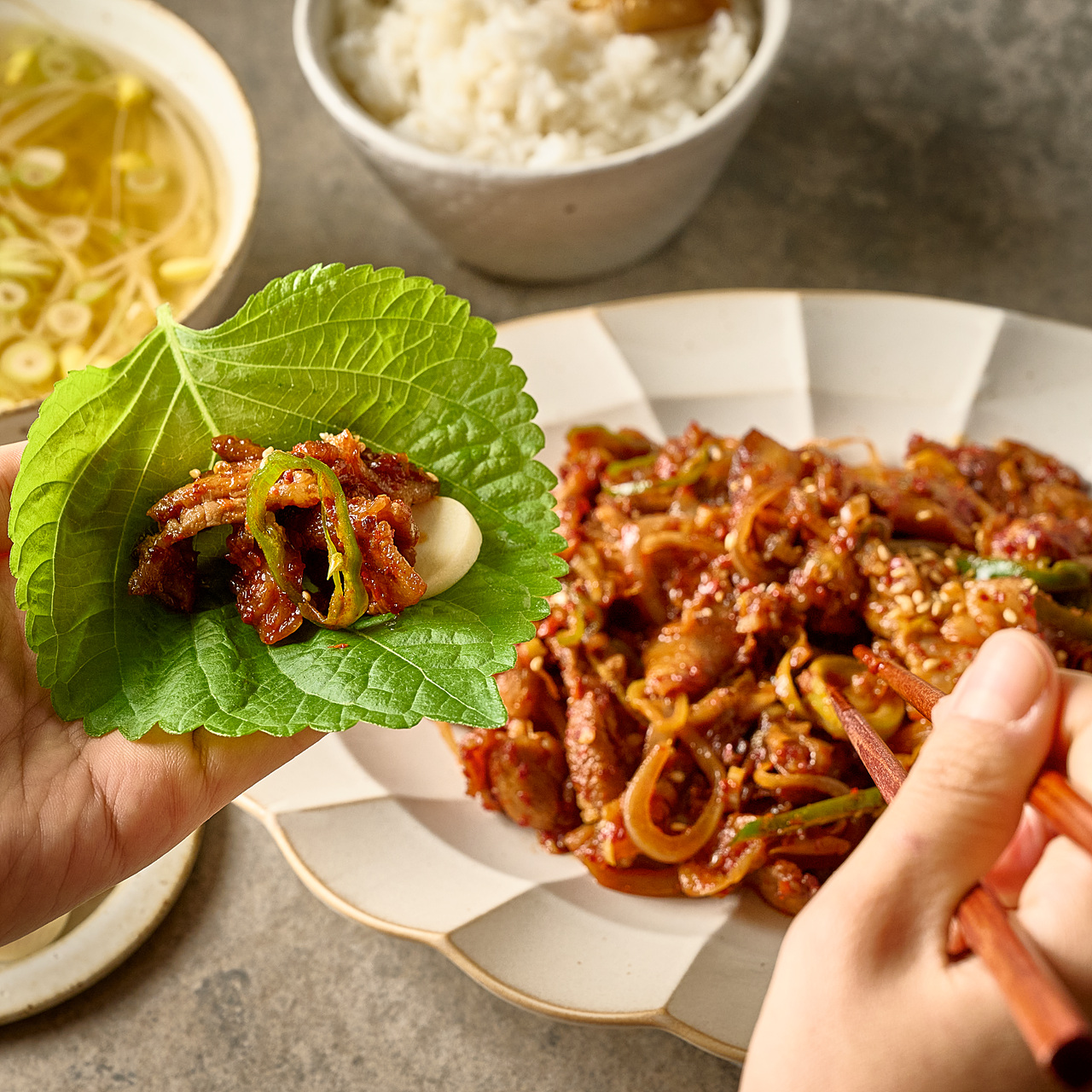 백종원 제육볶음 레시피 맛있게 만드는 법 상추에 싸먹는사진