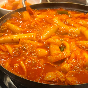 맛있게 끓여진 떡도리탕