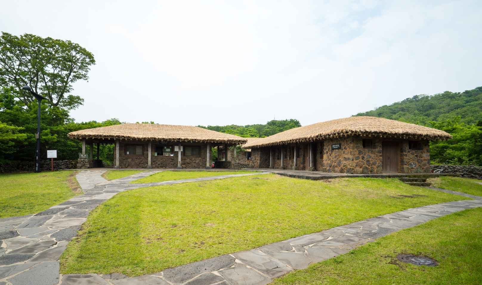 교래자연휴양림 숲속의 초가