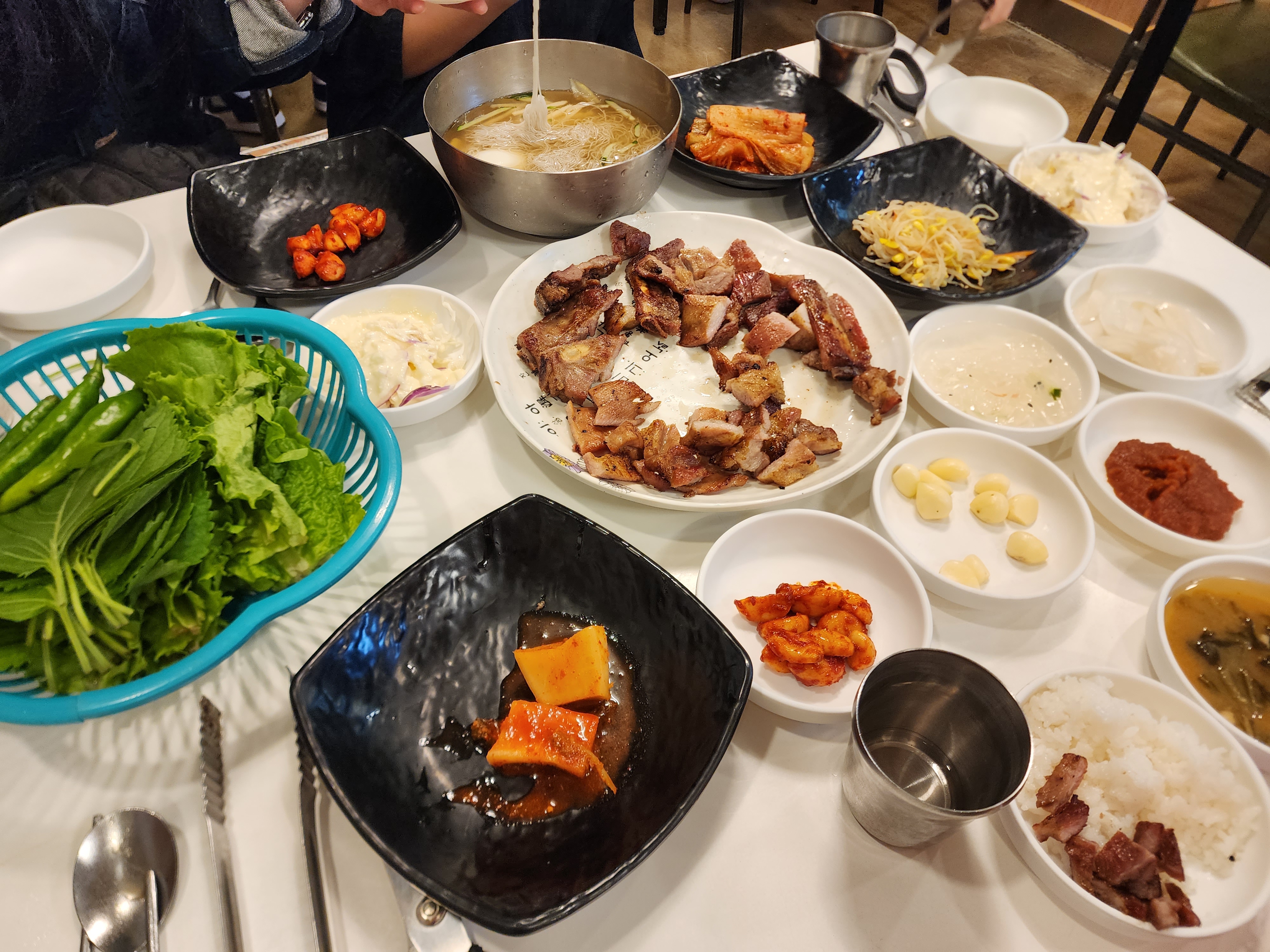 고기와 반찬들