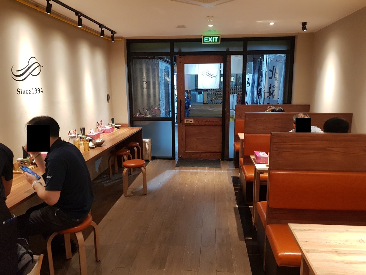 호치민 1군 레탄톤 일본인 거리 라멘 전문점 SHODAY RAMEN - 식당 분위기
