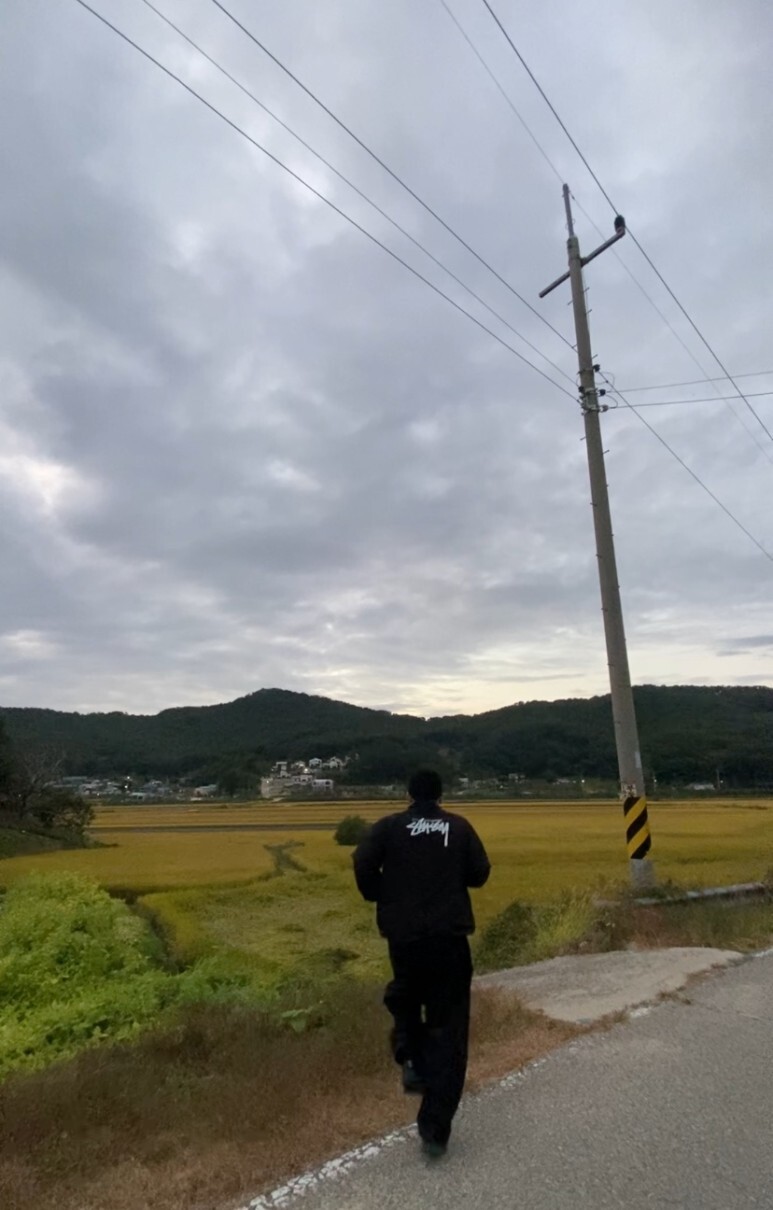 데일리룩(오뭘입)구제 비니, 나이키 스투시 나투시 아노락, 무신사 벌룬 와이드 데님 팬츠, 아식스 조그 100, 빈티지패션, 데일리룩, 남자데일리코디, 남자데일리패션, ootd