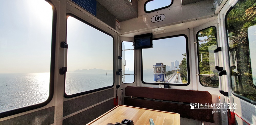 블루라인파크 해운대 스카이캡슐 내부모습