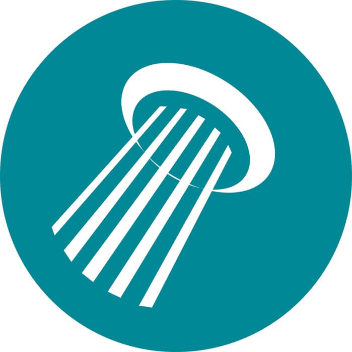 물이-분사되는-샤워꼭지