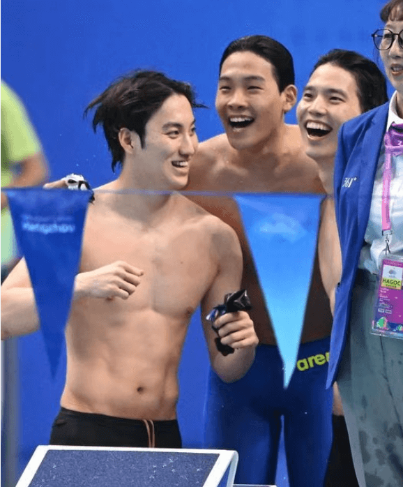 2022 항저우 아시안게임 남자 혼계영 400m 결승전 은메달