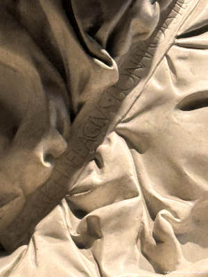 미켈란젤로 피에타 디테일