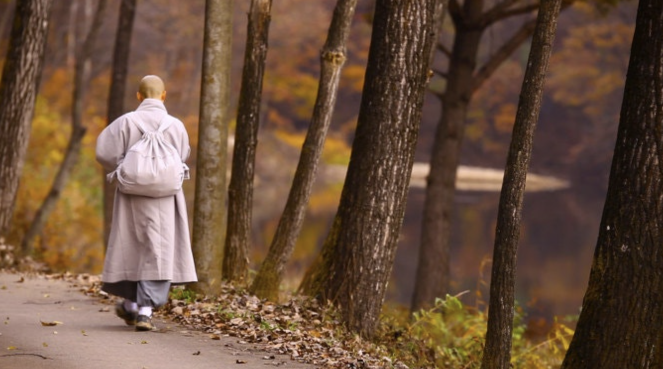 여성 수행자의 모습