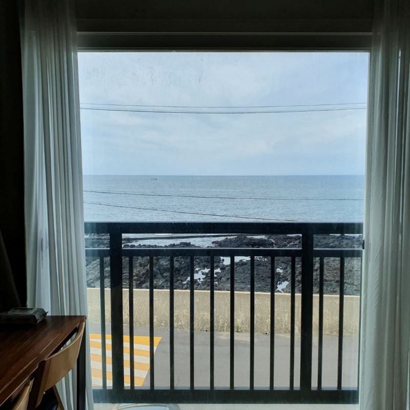 제주 한달살기 조천 숙소에서 본 바다 모습