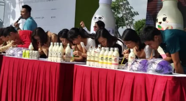 먹걸리 빨리 마시기 대회