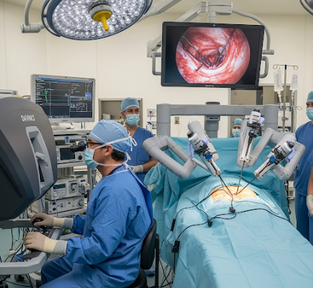 로봇수술중인 사진