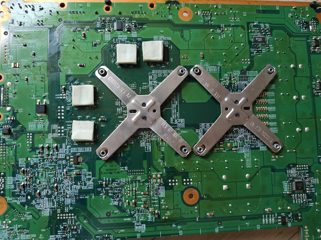 XBOX 360 마더보드 후면.