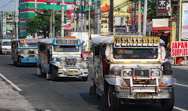 필리핀 지프니 이동수단
