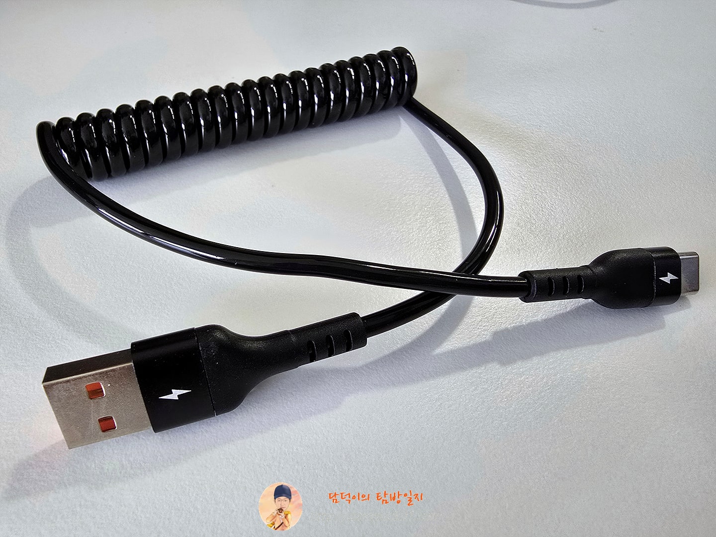 USB 유형 C 66W 자동차 5A 빠른 충전 유형 C-유형 C iPhone 15 용 스프링 텔레스코픽 케이블 Samsung Huawei Xiaomi Redmi OnePlus