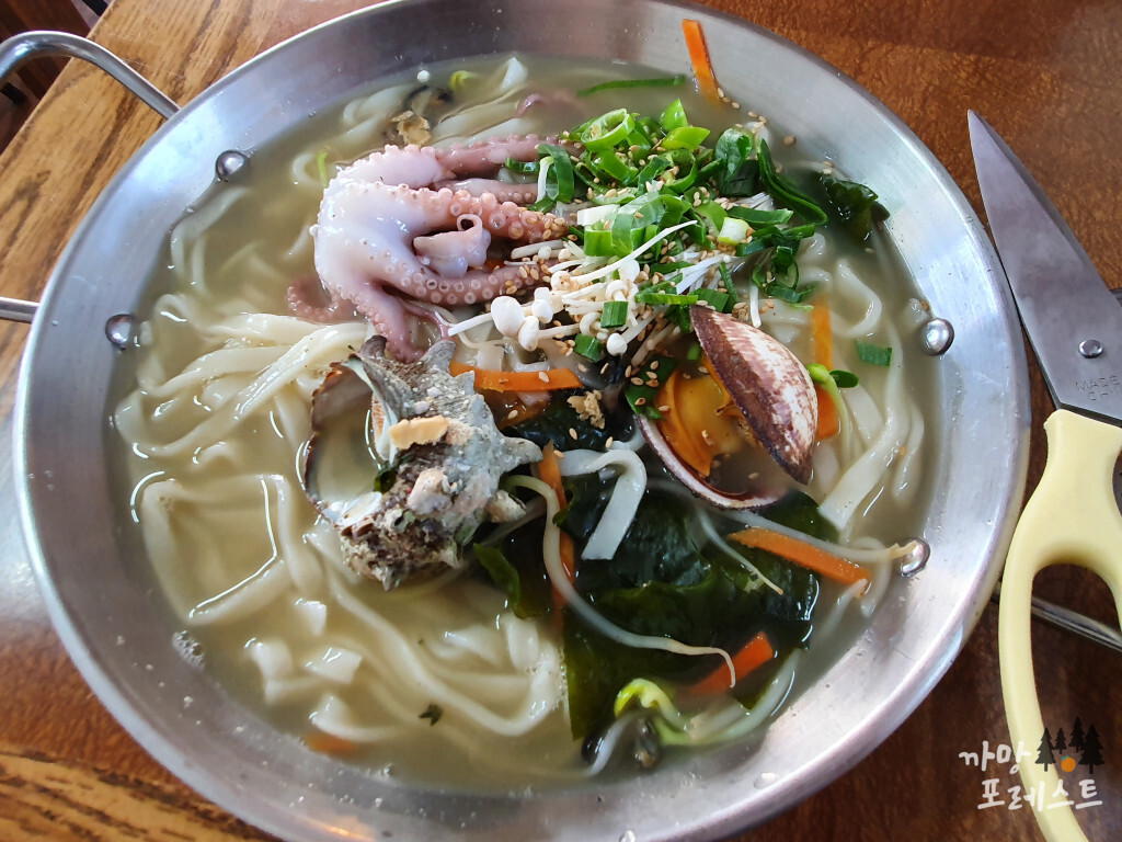 비양도 호돌이 식당 보말이국수