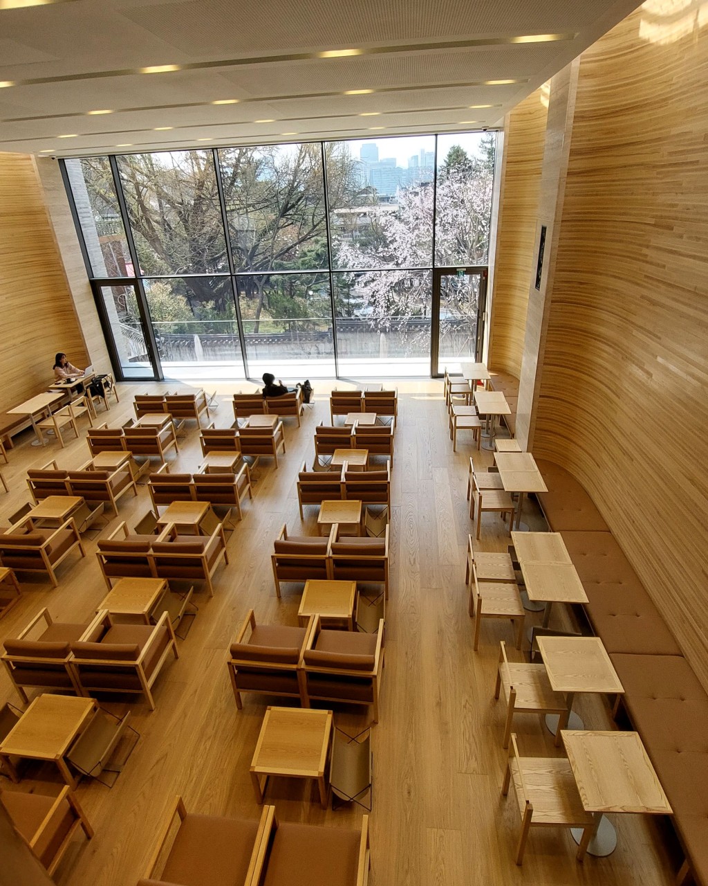 포스톤즈 삼청점 카페 내부 사진