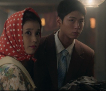 폭싹 속았수다의 등장인물 오애순역할의 아이유와 강관식역의 박보검