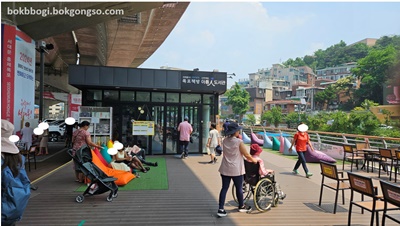 홍제천 폭포카페