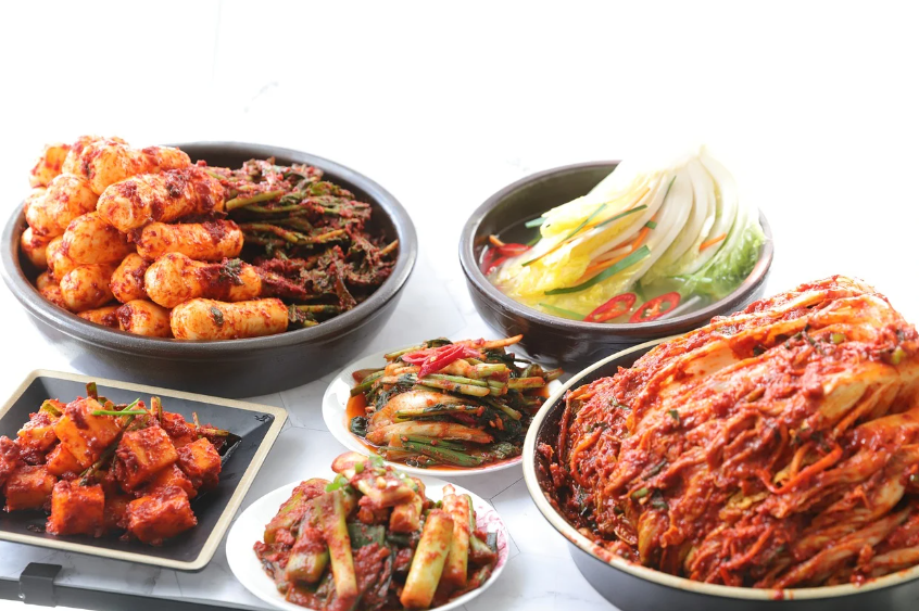 김치와 같은 발효식품에는 유산균이 포함되어있다.