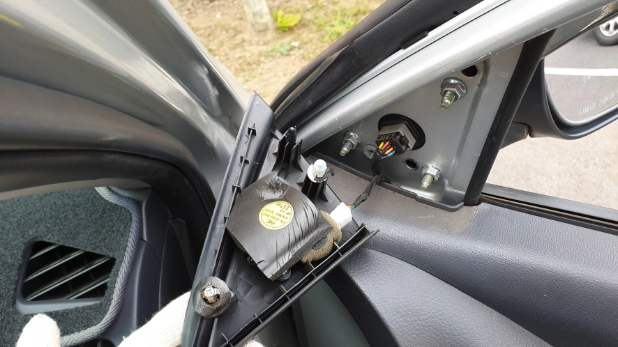 스피커 뗀 모습