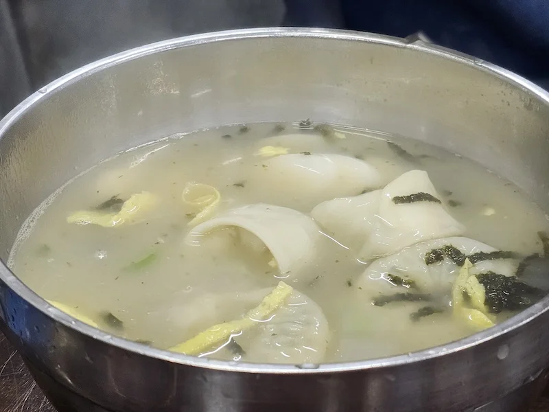 체부동잔치집 서촌 로컬 맛집 경복궁역 맛집 잔치국수 메밀전병 만두국