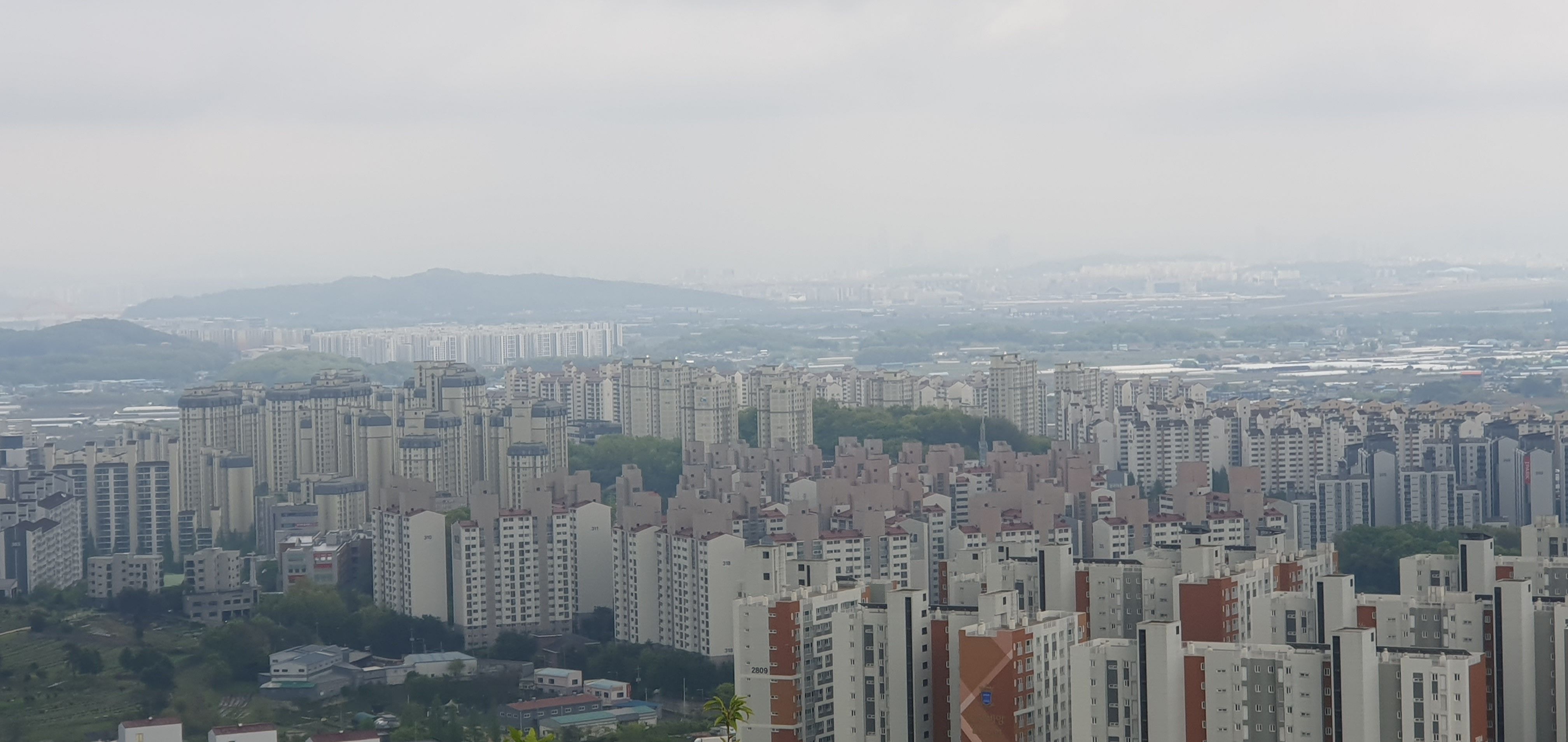 2025년 부동산 시장 전망 관련 이미지