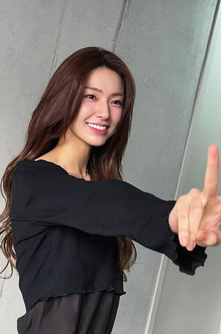 배우-하영