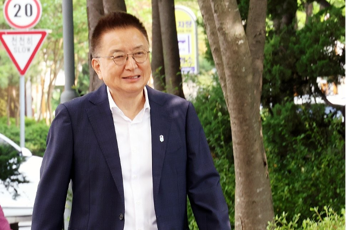 김영환 충북지사 이임식 날 공수처 압수수색 충격: 특가법상 뇌물 혐의와 민선 8기 도정 잔혹사 평가