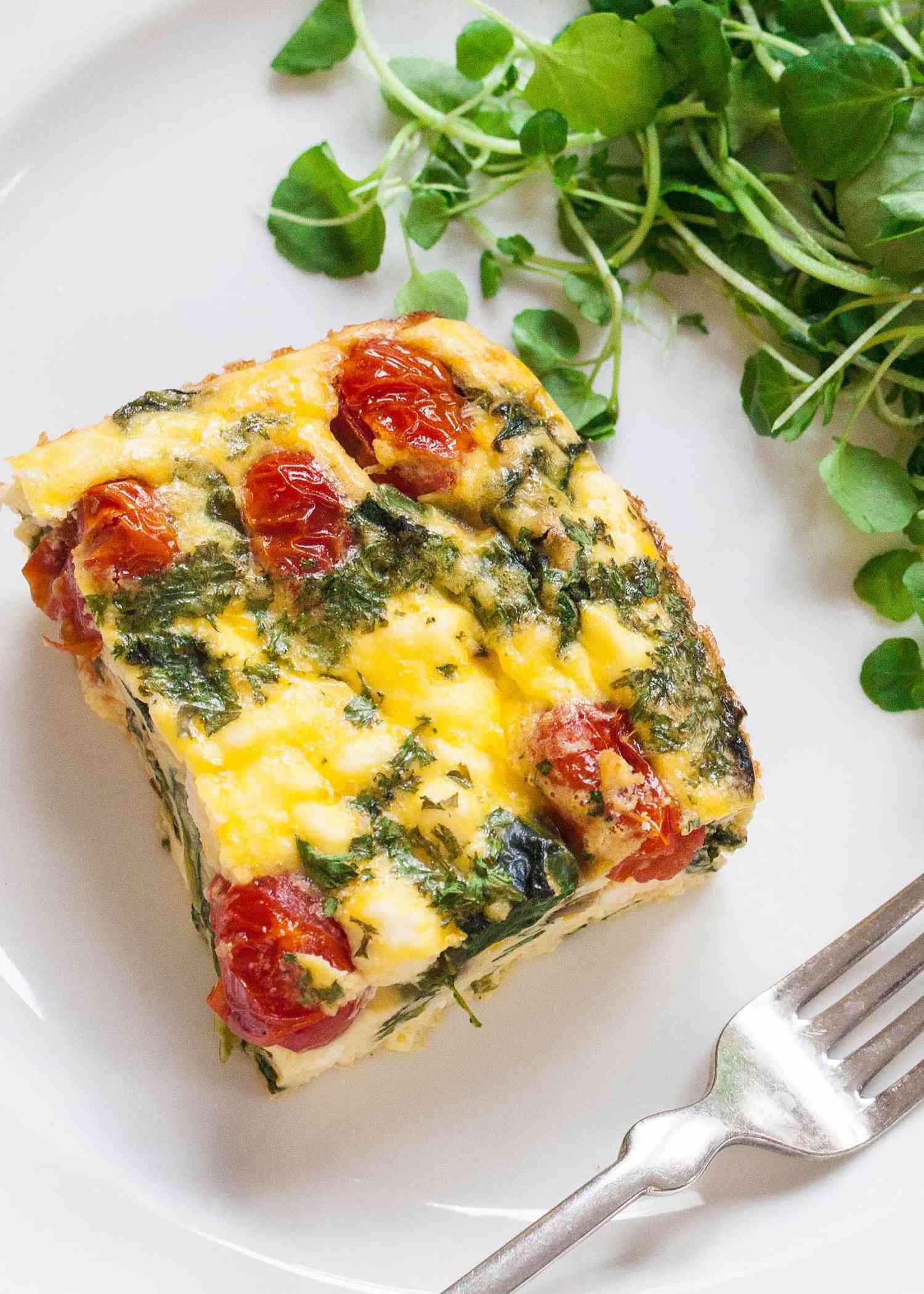 아침에는 이탈리아식 오믈렛 &lsquo;프리타타&rsquo;: 레시피 VIDEO: Tomato spinach frittata recipe