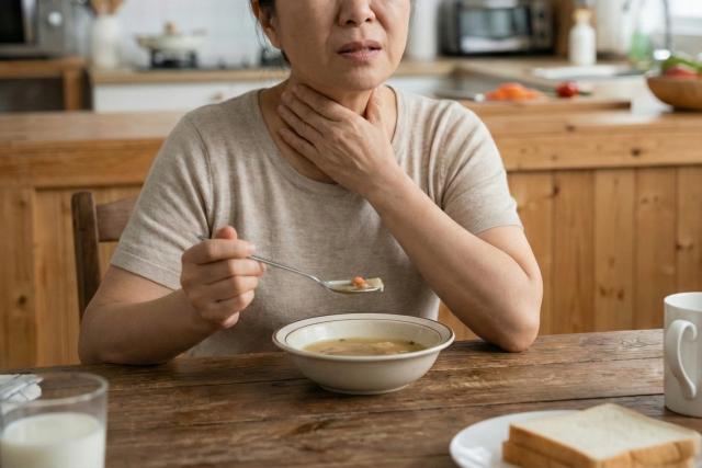 위산 역류 증상 목에 이물감