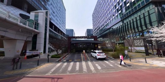 판교역 환승 공영주차장 입구
