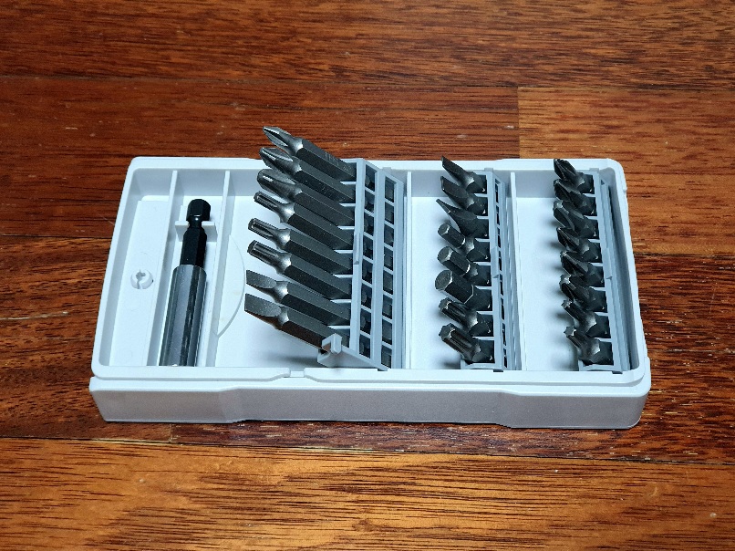 악세사리박스는 접어서 깔끔하게 정리가 가능하다.