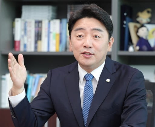 이재명 대통령, 첫 인사로 김민석 총리 지명