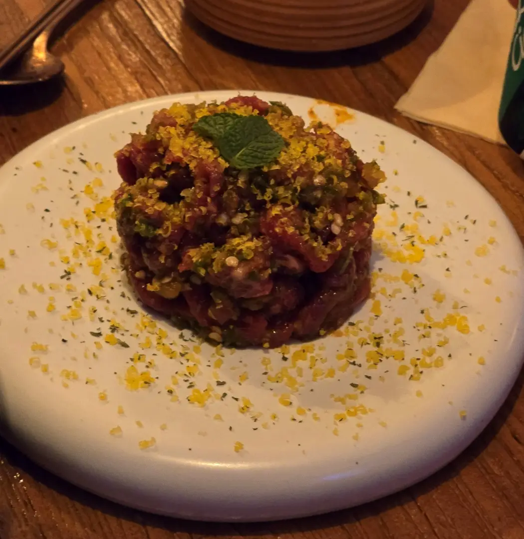 수원-행궁동-당술샘-한우매콤육회