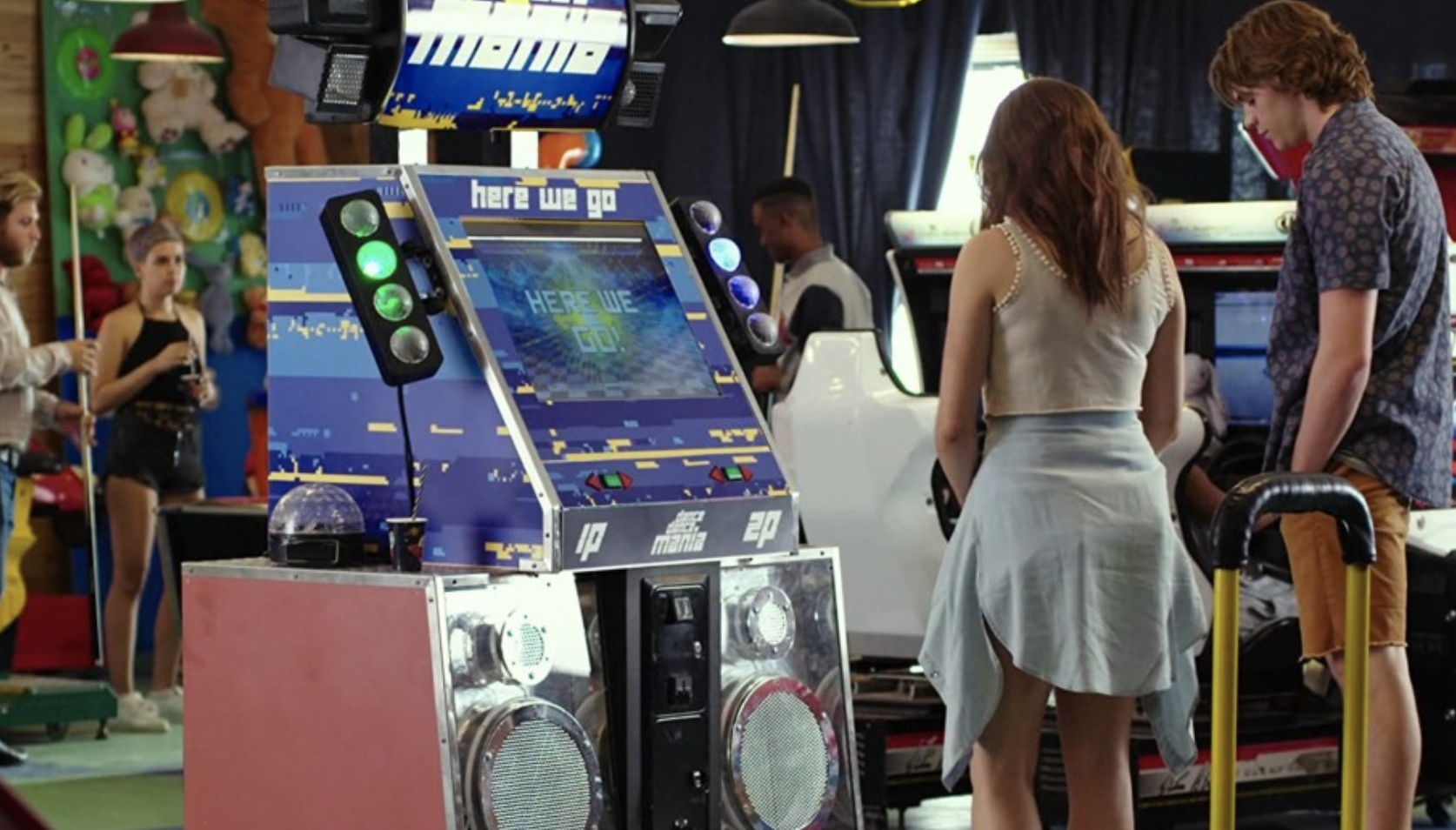 추억에 장소에서 시간을 보내는 엘과 리