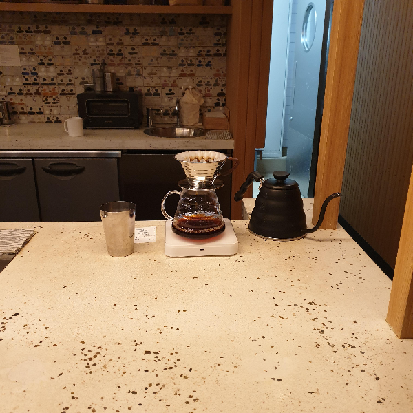 교토 카페 투어 ② 위켄더스 커피, 스마트 커피, 스텀프타운 커피, 가라후네야 커피 (니시키 시장)_스텀프타운 커피_추출 도구