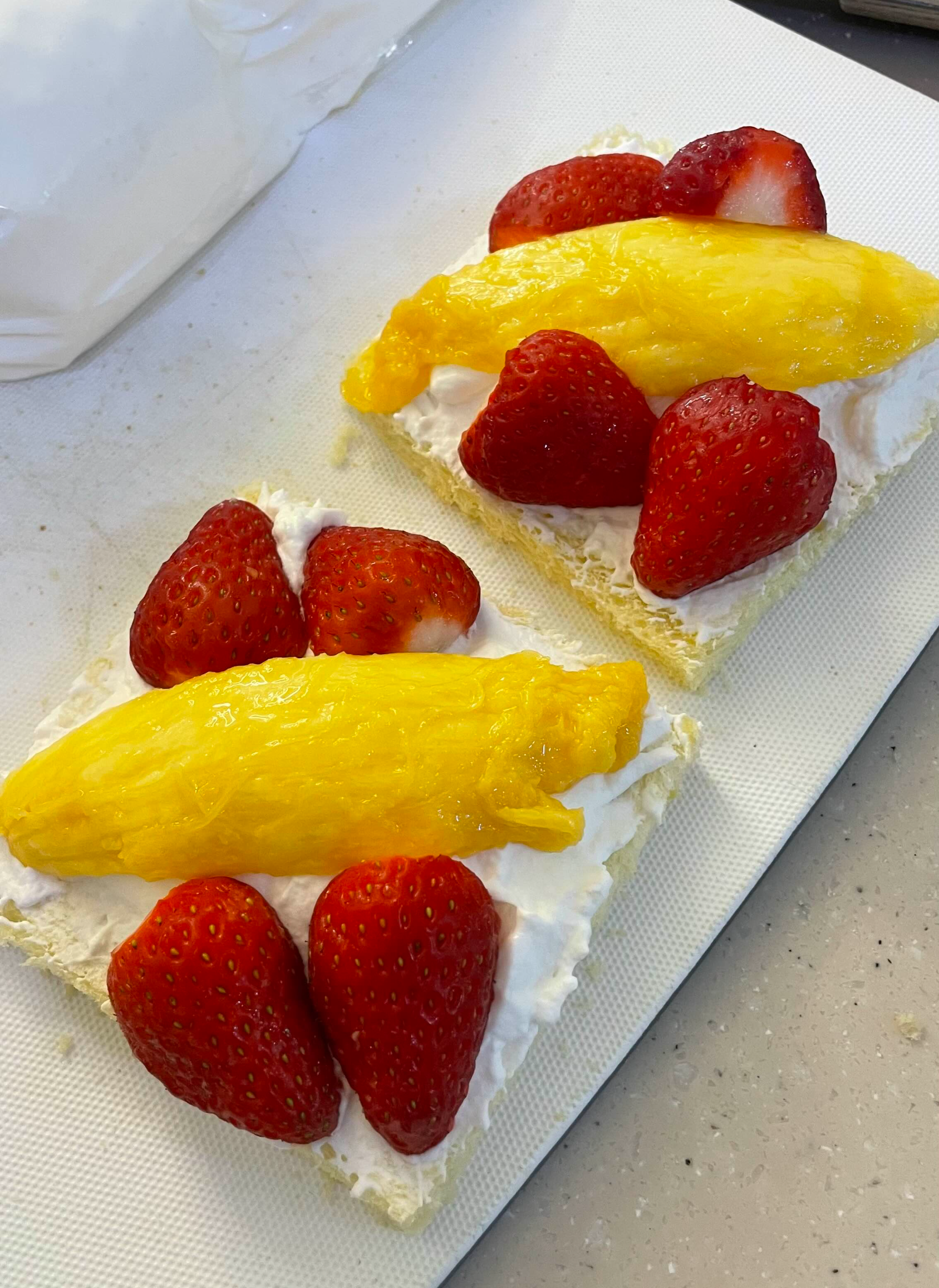 딸기 망고 산도 만드는 방법