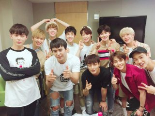 윤산하 아스트로 데뷔