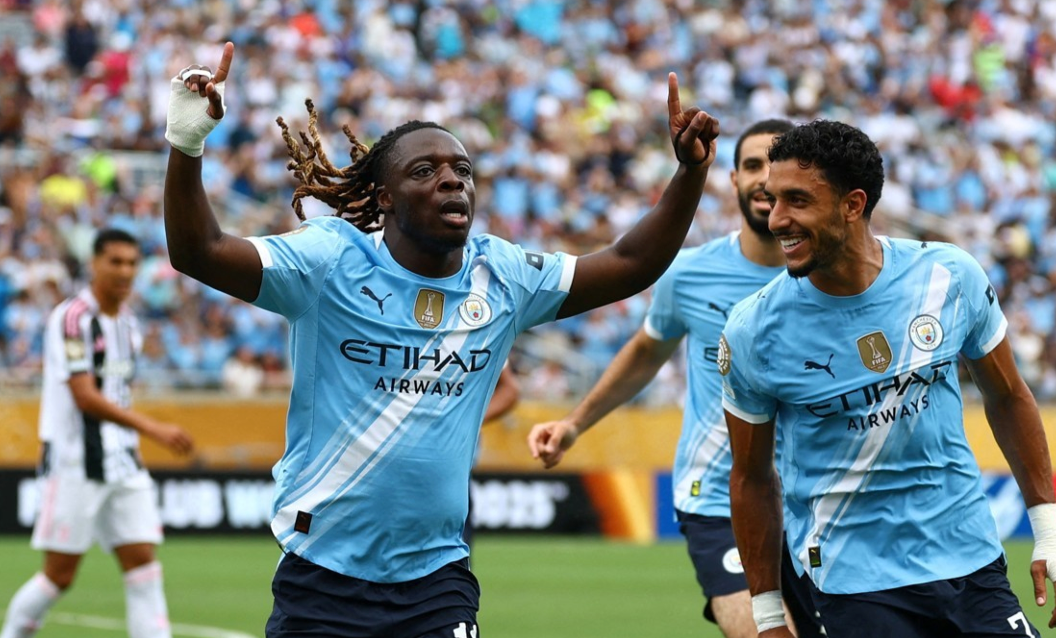 선제골을 터뜨린 제레미 도쿠