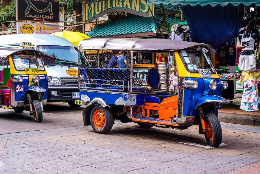 방콕의 툭툭이 사진