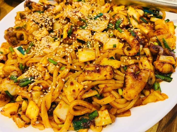 트렌드스페셜 논산 쭈꾸미 비빔 칼국수 맛집