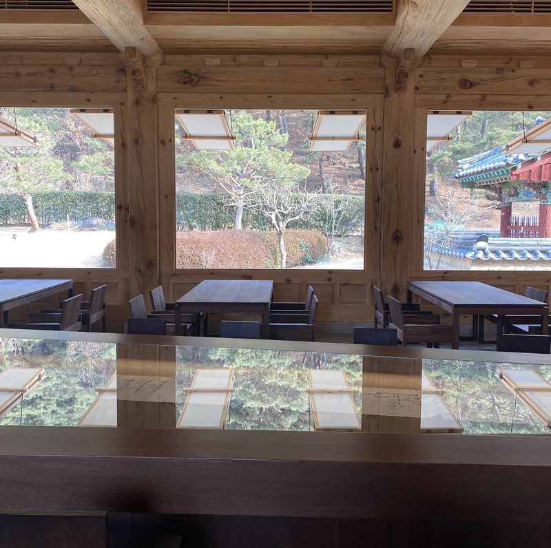 카페-내부-인테리어